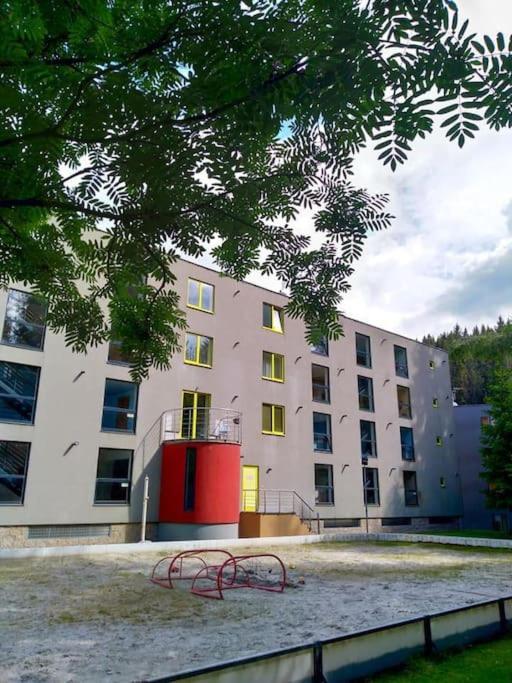 Plne Vybaveny V Harrachove Pod Mumlavskym Vodopadem, Idealni Vychozi Bod Pro Turistiku, Klid A Relax, U Cesty Na Hrebeny, Kousek Do Centra, Vybaveny I Pro Deti, Wellness A Fitko Naproti, Zahrada S Ohnistem U Domu Harrachov
