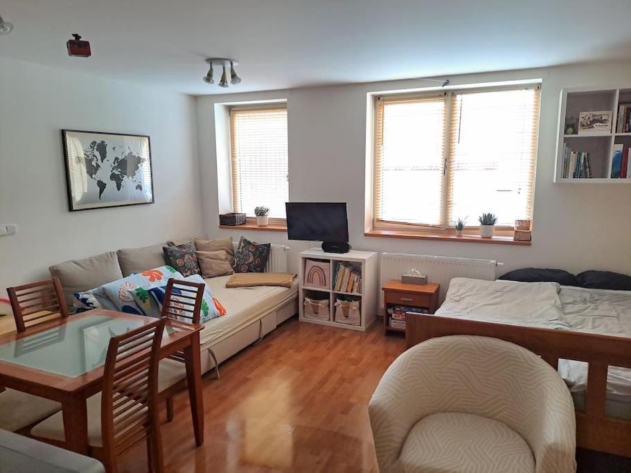Plne Vybaveny V Harrachove Pod Mumlavskym Vodopadem, Idealni Vychozi Bod Pro Turistiku, Klid A Relax, U Cesty Na Hrebeny, Kousek Do Centra, Vybaveny I Pro Deti, Wellness A Fitko Naproti, Zahrada S Ohnistem U Domu Harrachov